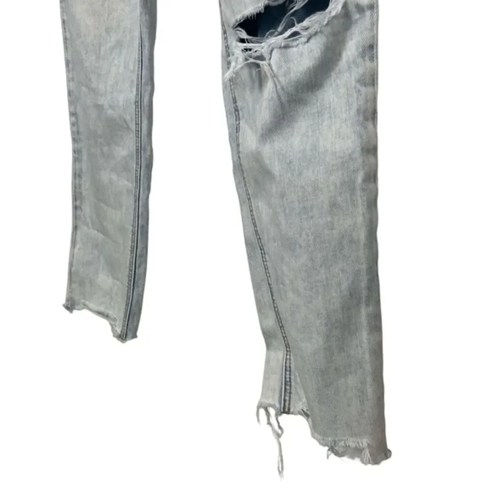 AMERICAN EAGLE MOM JEAN High Rise Distressed Light Blue Wash Raw Hem Jeans sz 4
